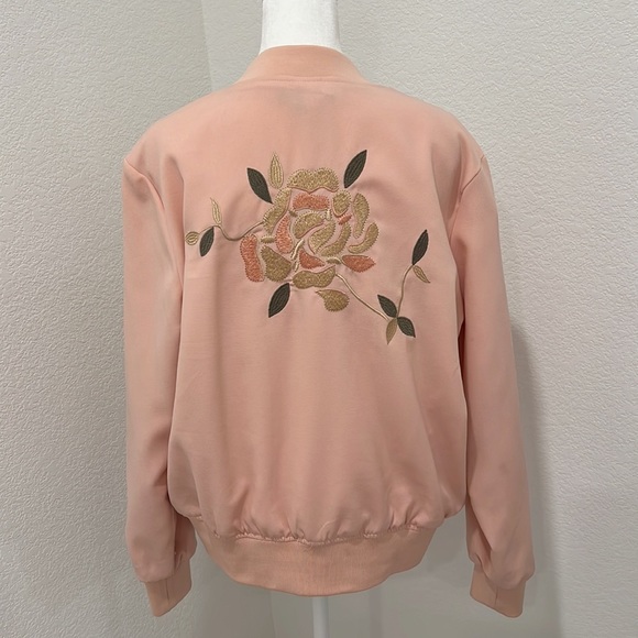 ✨Forever 21 Floral Embroidery Bomber Jacket - Picture 10 of 17